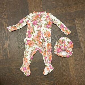 Angel dear size 0-3M 2 way zipper ruffle back footie with matching turban